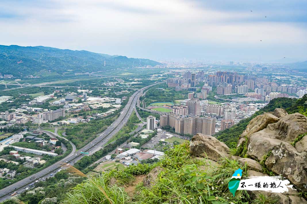 三峽鳶山步道-鳶山岩（國道三號景色）