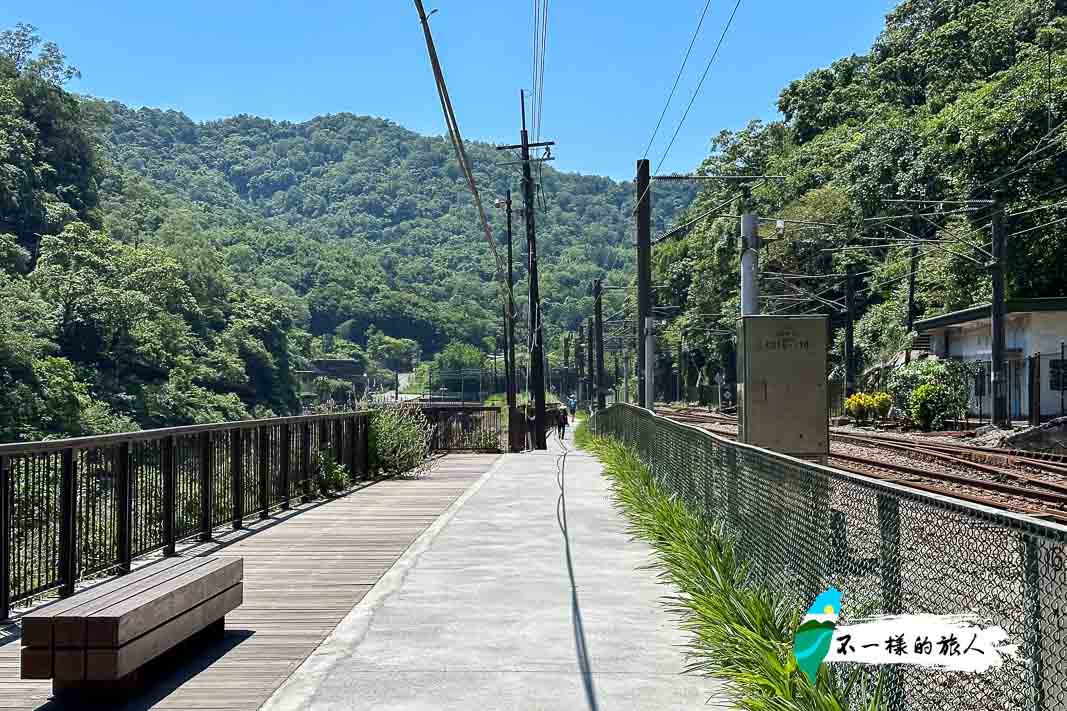 三貂嶺車站鐵路旁小徑